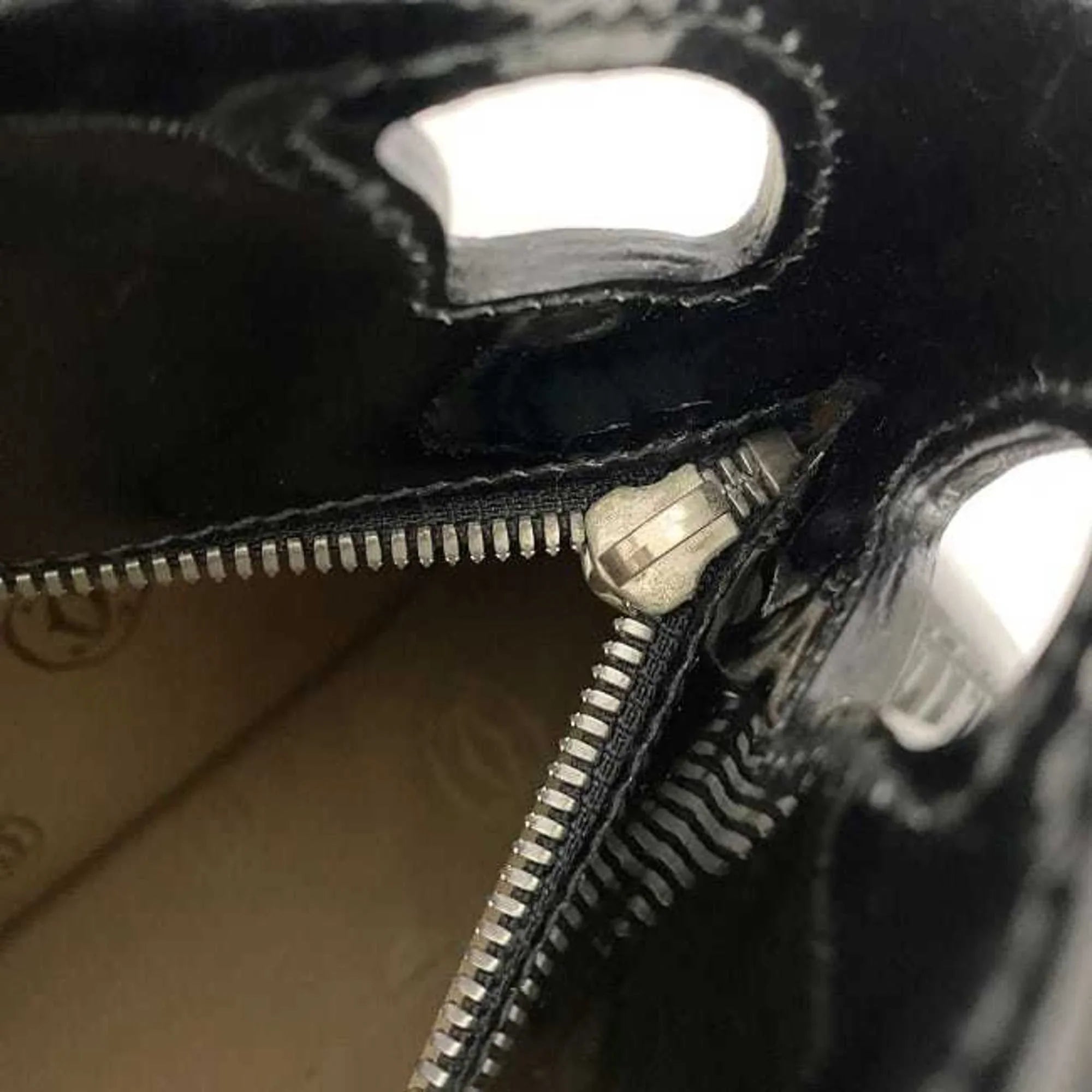 (Good) Cartier patent L1000833 mast Pre-Owned ladies tote bag black Marcello leather handbag SM enamel