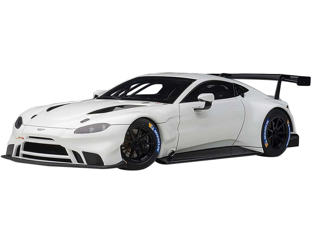 Car with Mans Accents Model Vantage Martin 2018 Autoart by PRO Le GTE Carbon White 1/18 Aston